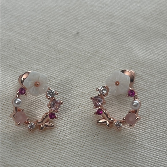 Elegant Ramla Rose Gold Plated Floral Earrings - Picture 2 of 4